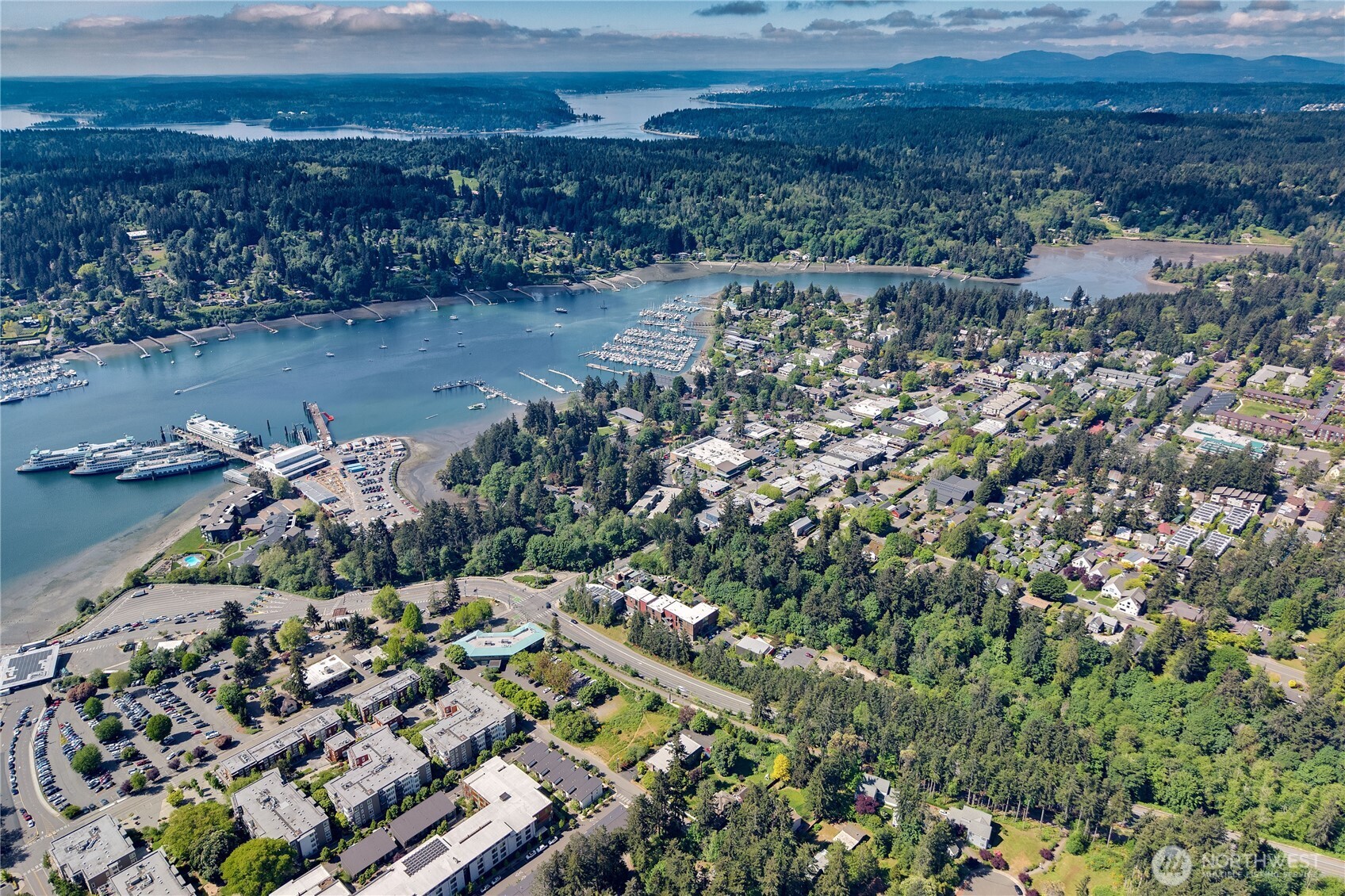 227 Ebi Lane NE, Bainbridge Island, WA 98110