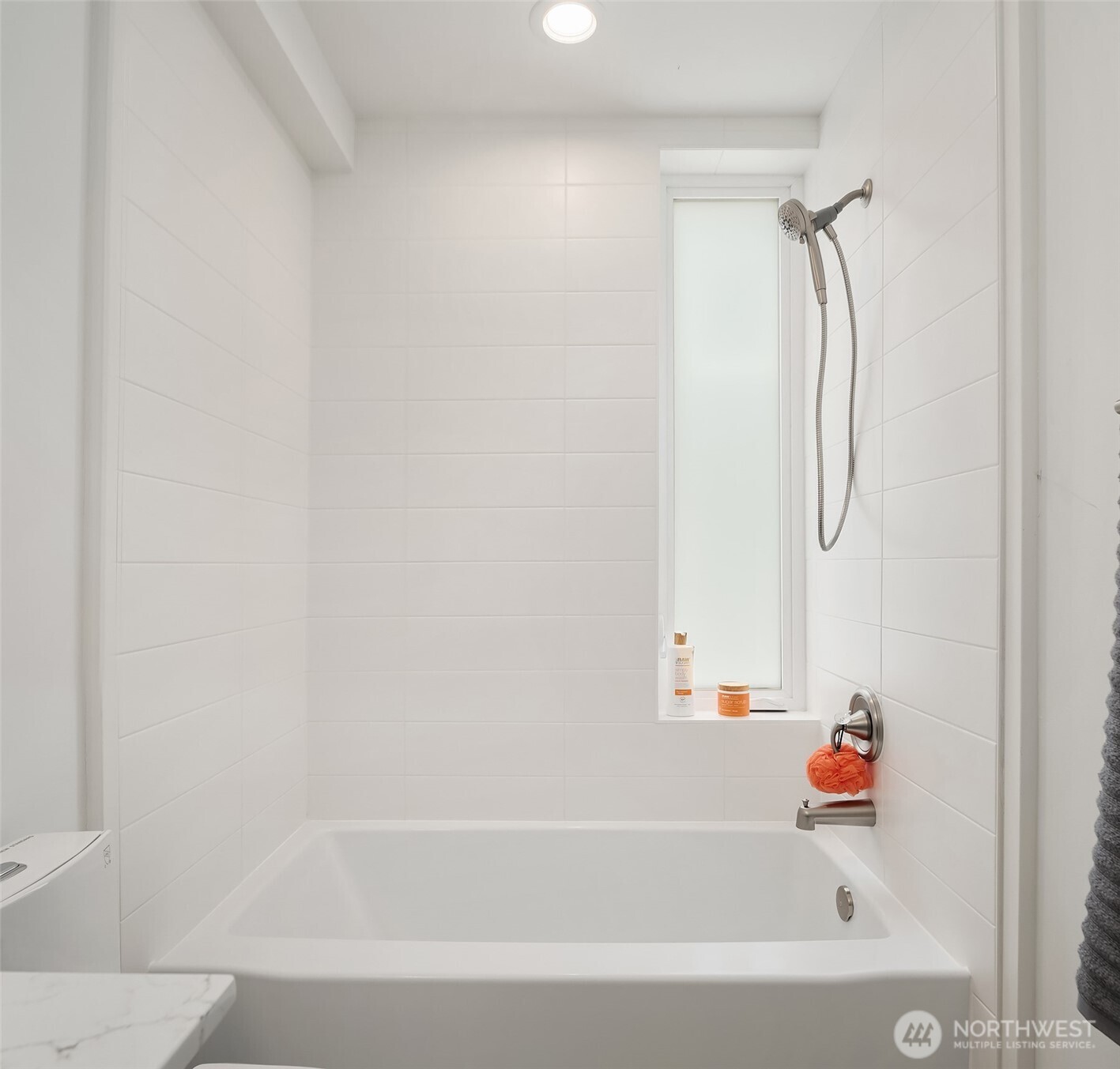 633 13th Avenue E, Seattle, WA 98102