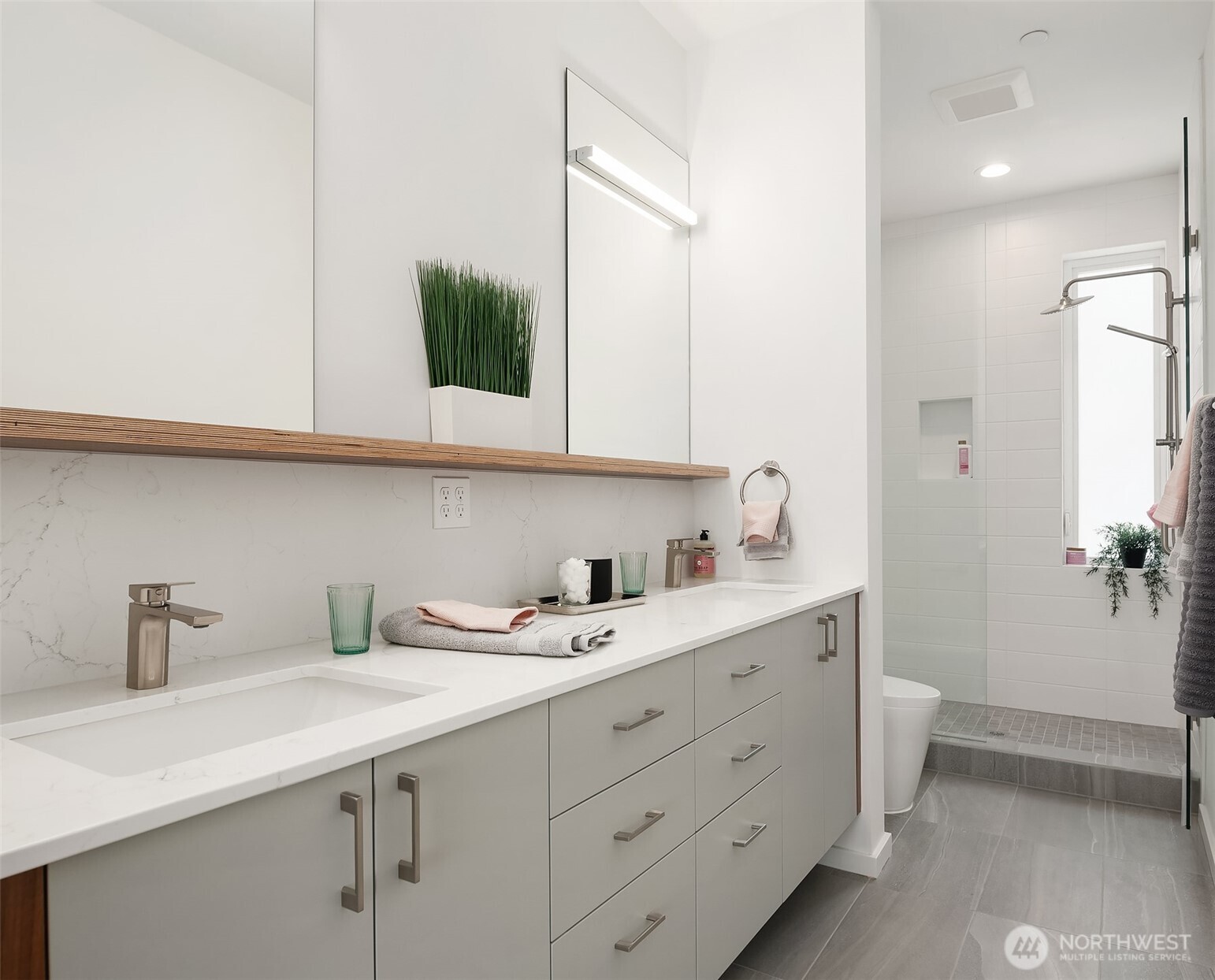 633 13th Avenue E, Seattle, WA 98102
