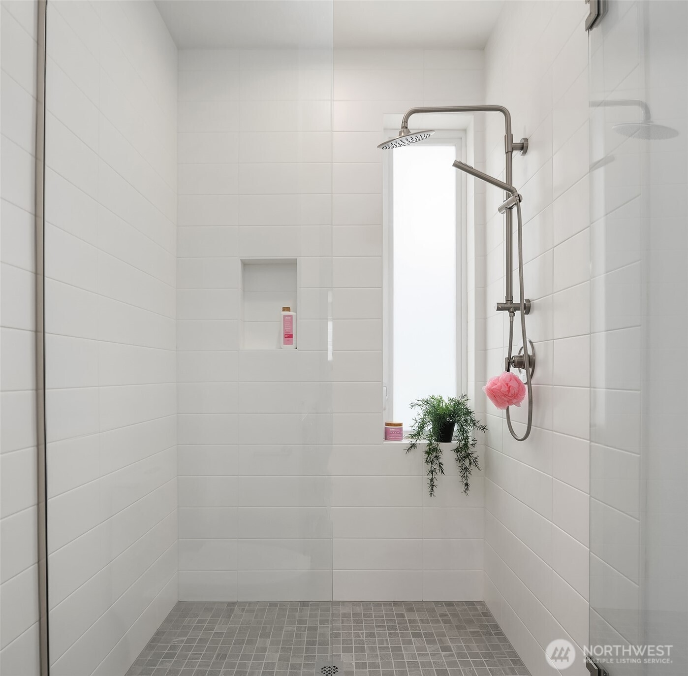 633 13th Avenue E, Seattle, WA 98102