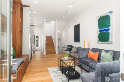 633 13th Avenue E, Seattle, WA 98102 - Photo 2