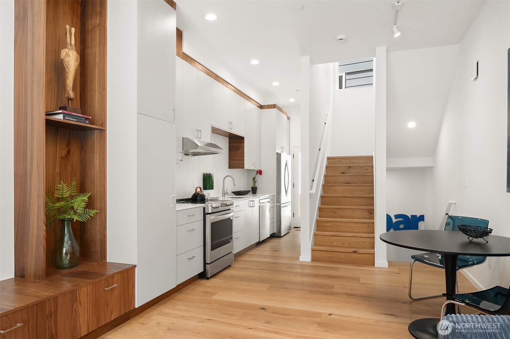 633 13th Avenue E, Seattle, WA 98102