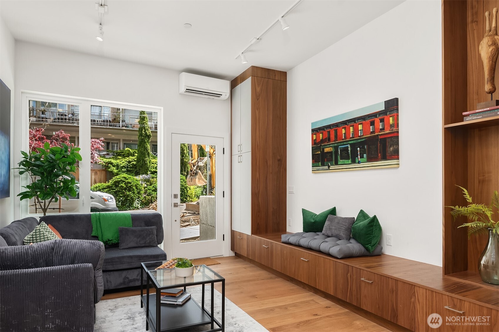 633 13th Avenue E, Seattle, WA 98102