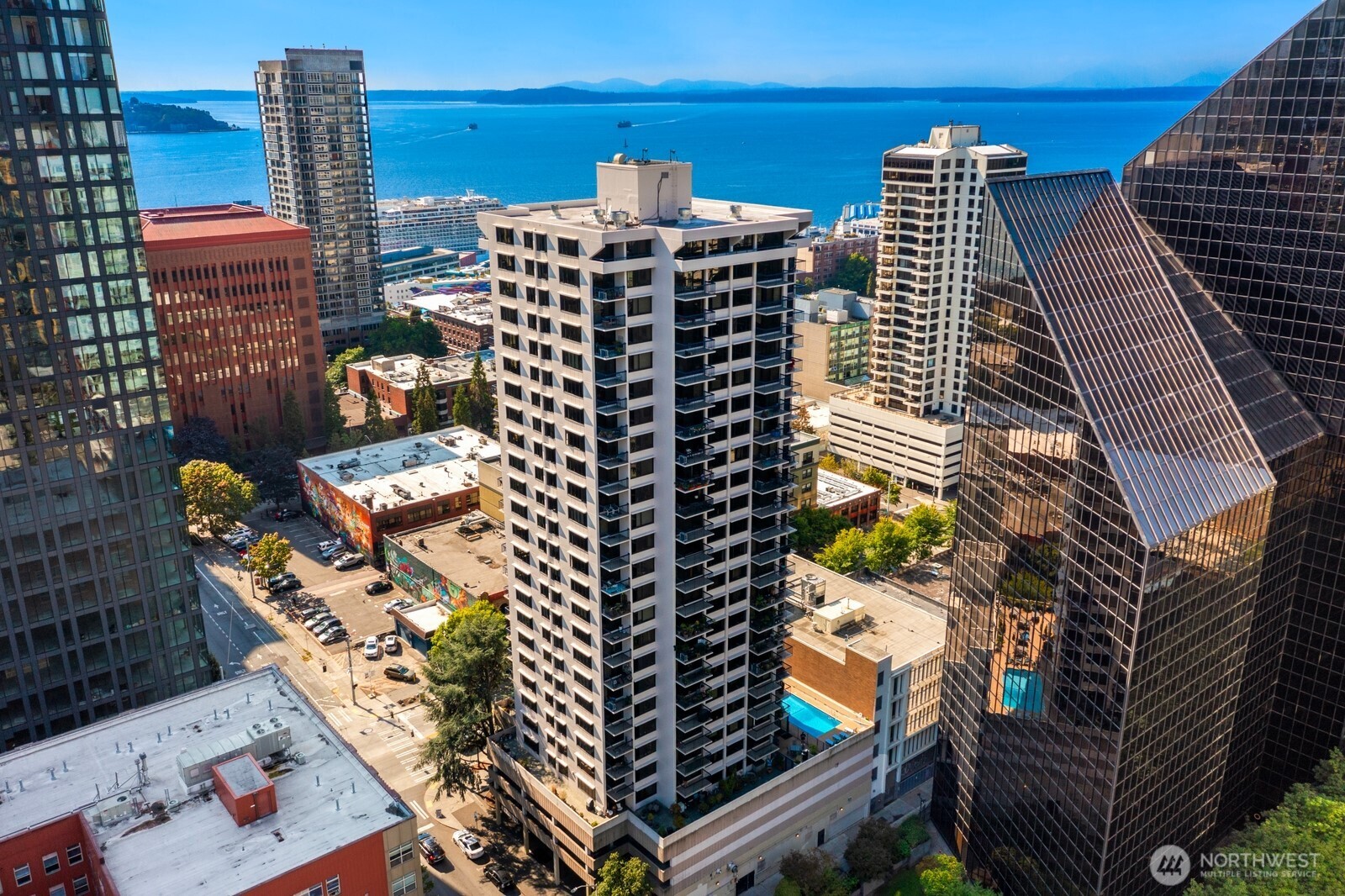 2100 3rd Avenue #1702, Seattle, WA 98121