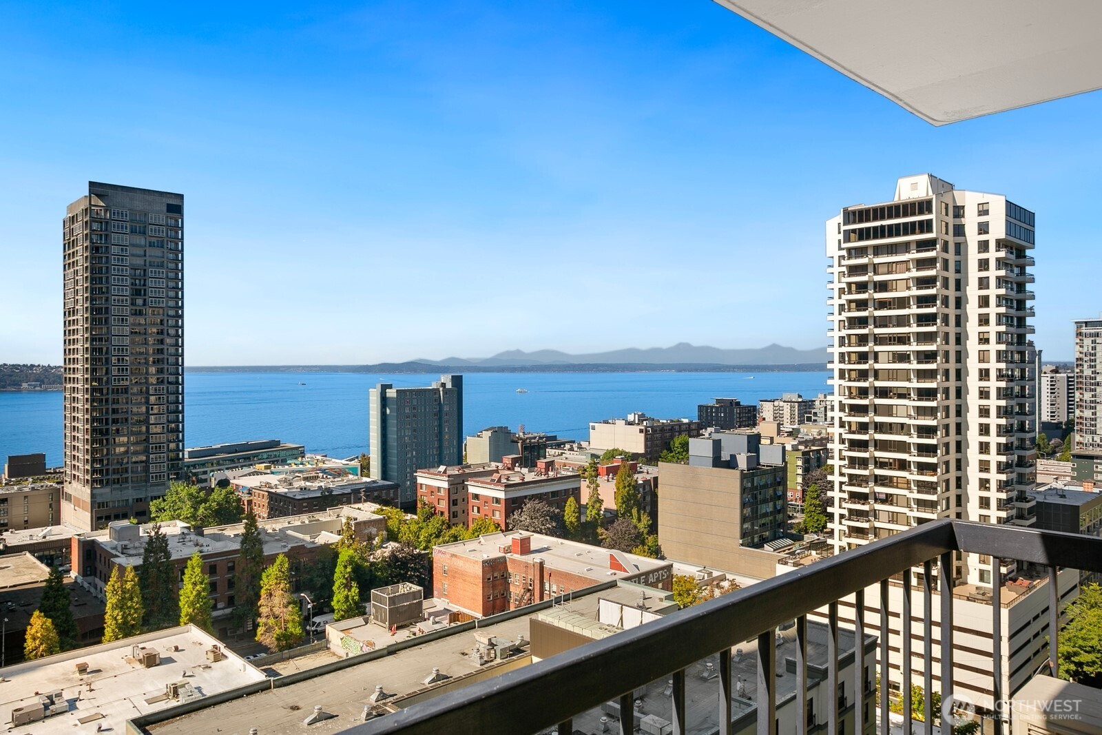 2100 3rd Avenue #1702, Seattle, WA 98121