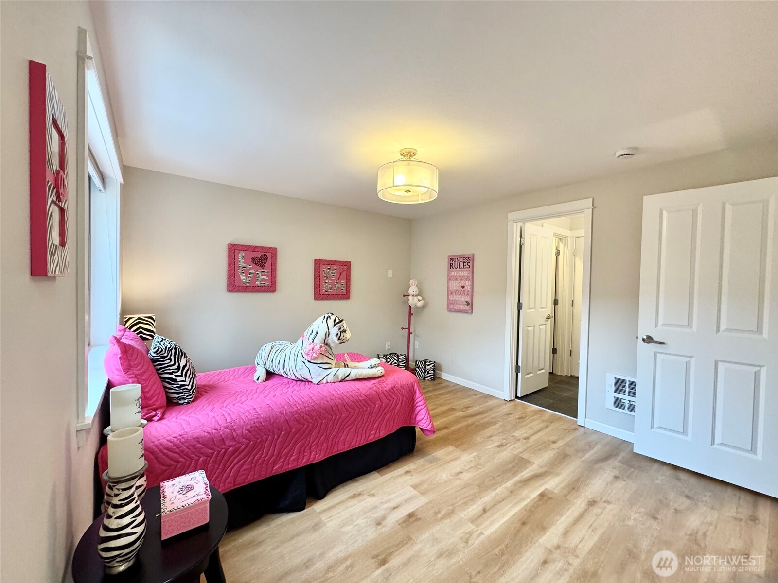 2138 N 113th Street #B, Seattle, WA 98133
