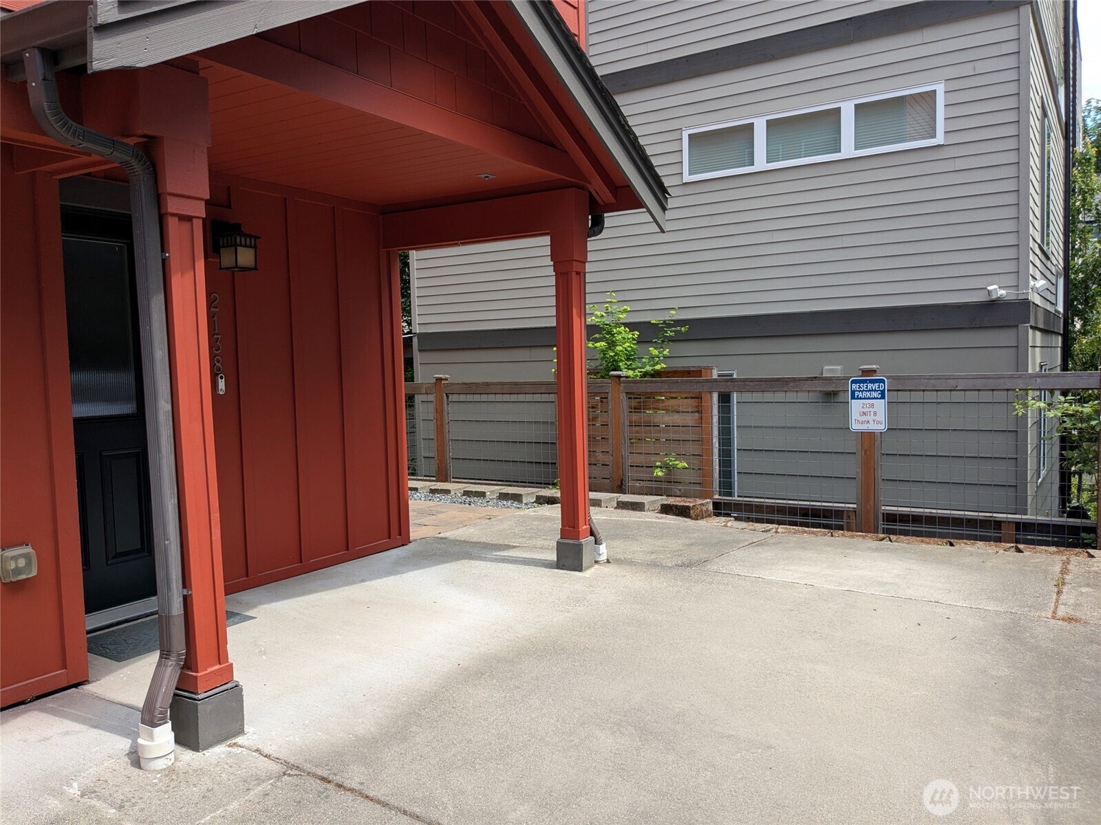 2138 N 113th Street #B, Seattle, WA 98133