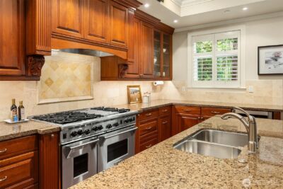 725 Harvard Avenue E, Seattle, WA 98102 - Photo 10