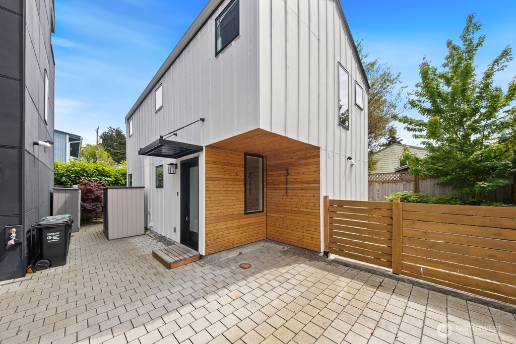 311 NW 89th Street , Seattle, WA 98117