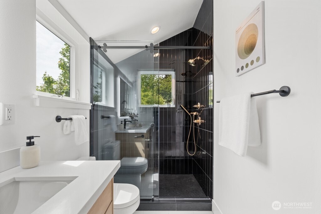 311 NW 89th Street , Seattle, WA 98117