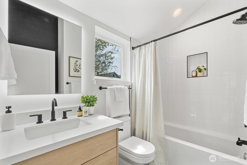 311 NW 89th Street , Seattle, WA 98117