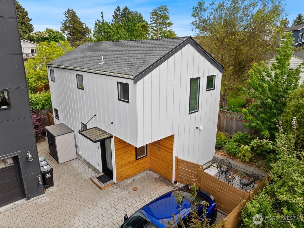 311 NW 89th Street , Seattle, WA 98117