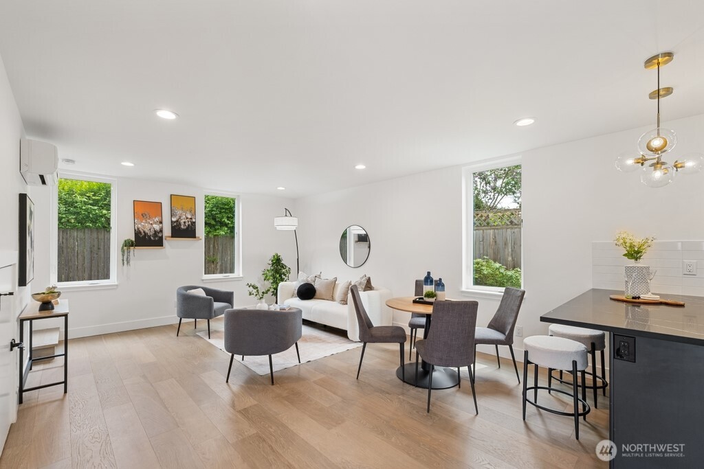 311 NW 89th Street , Seattle, WA 98117