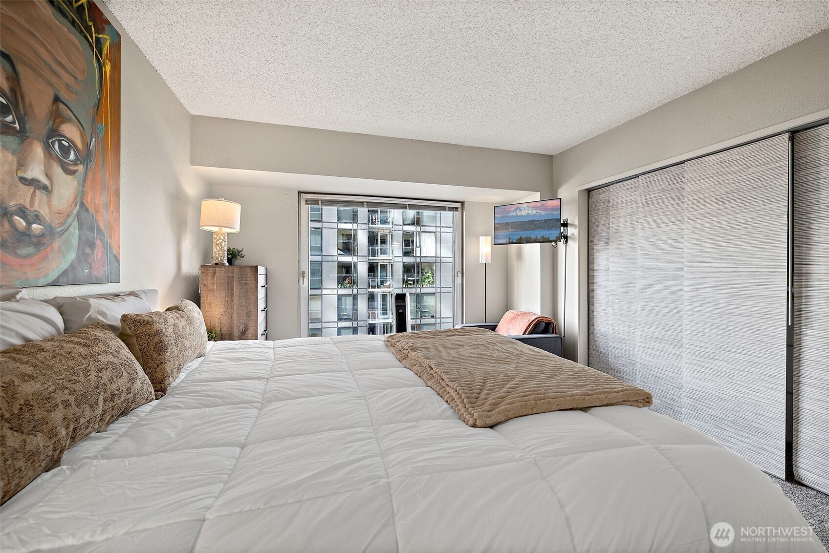 1415 2nd Avenue #1404, Seattle, WA 98101