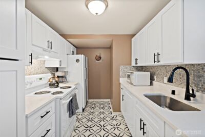1415 2nd Avenue #1404, Seattle, WA 98101 - Photo 4