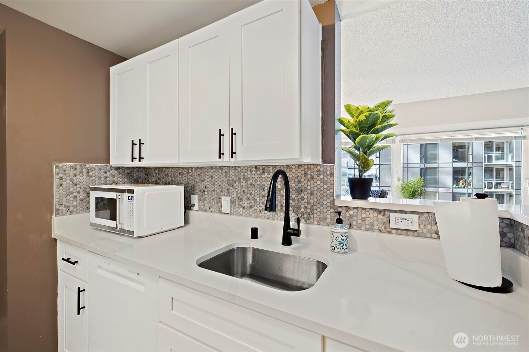 1415 2nd Avenue #1404, Seattle, WA 98101