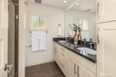 1131 19th Avenue E, Seattle, WA 98112 - Photo 19