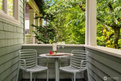 1131 19th Avenue E, Seattle, WA 98112 - Photo 3