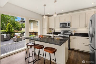 1131 19th Avenue E, Seattle, WA 98112 - Photo 10