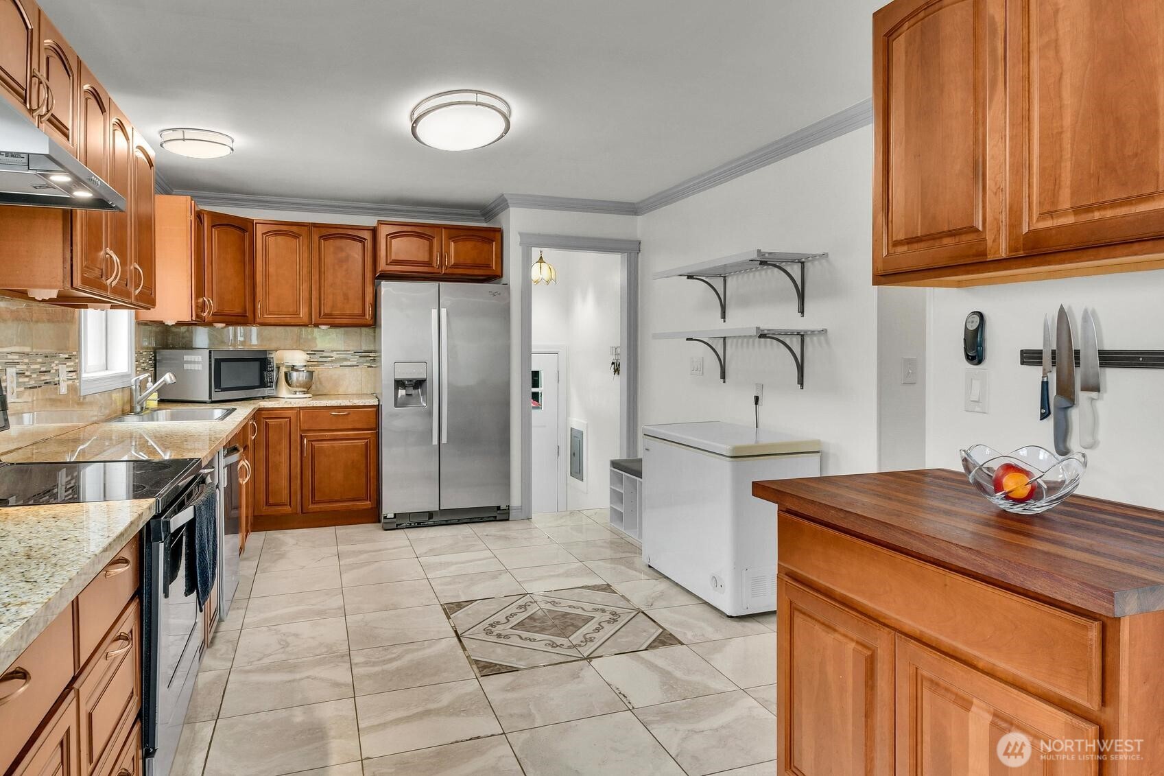 10820 Lake Ridge Drive S, Seattle, WA 98178