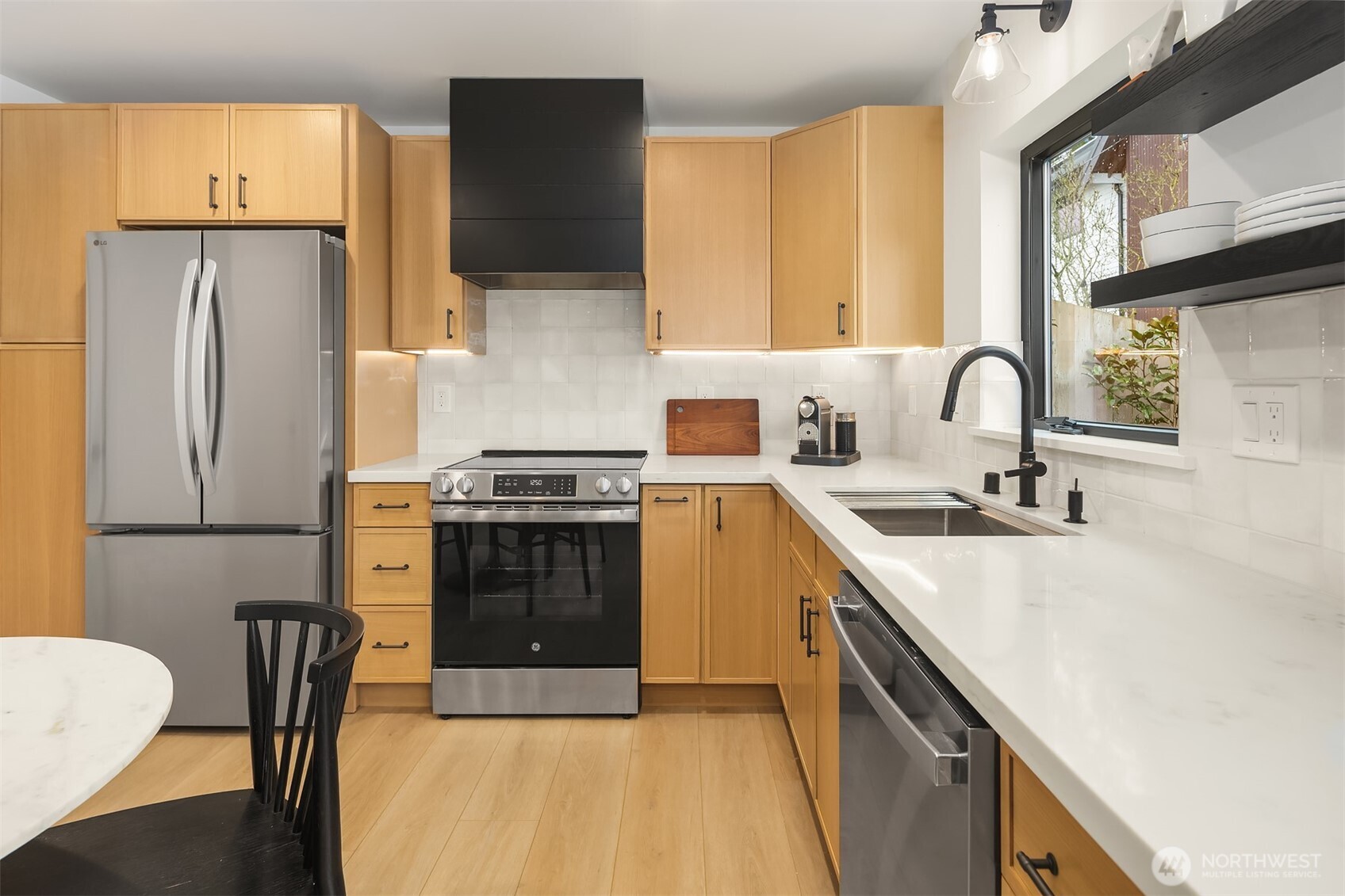 4009 33rd Avenue W #B, Seattle, WA 98199