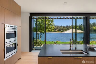 10555 NE Seaborn Road , Bainbridge Island, WA 98110 - Photo 16