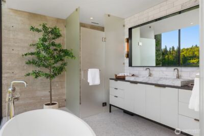 10555 NE Seaborn Road , Bainbridge Island, WA 98110 - Photo 20