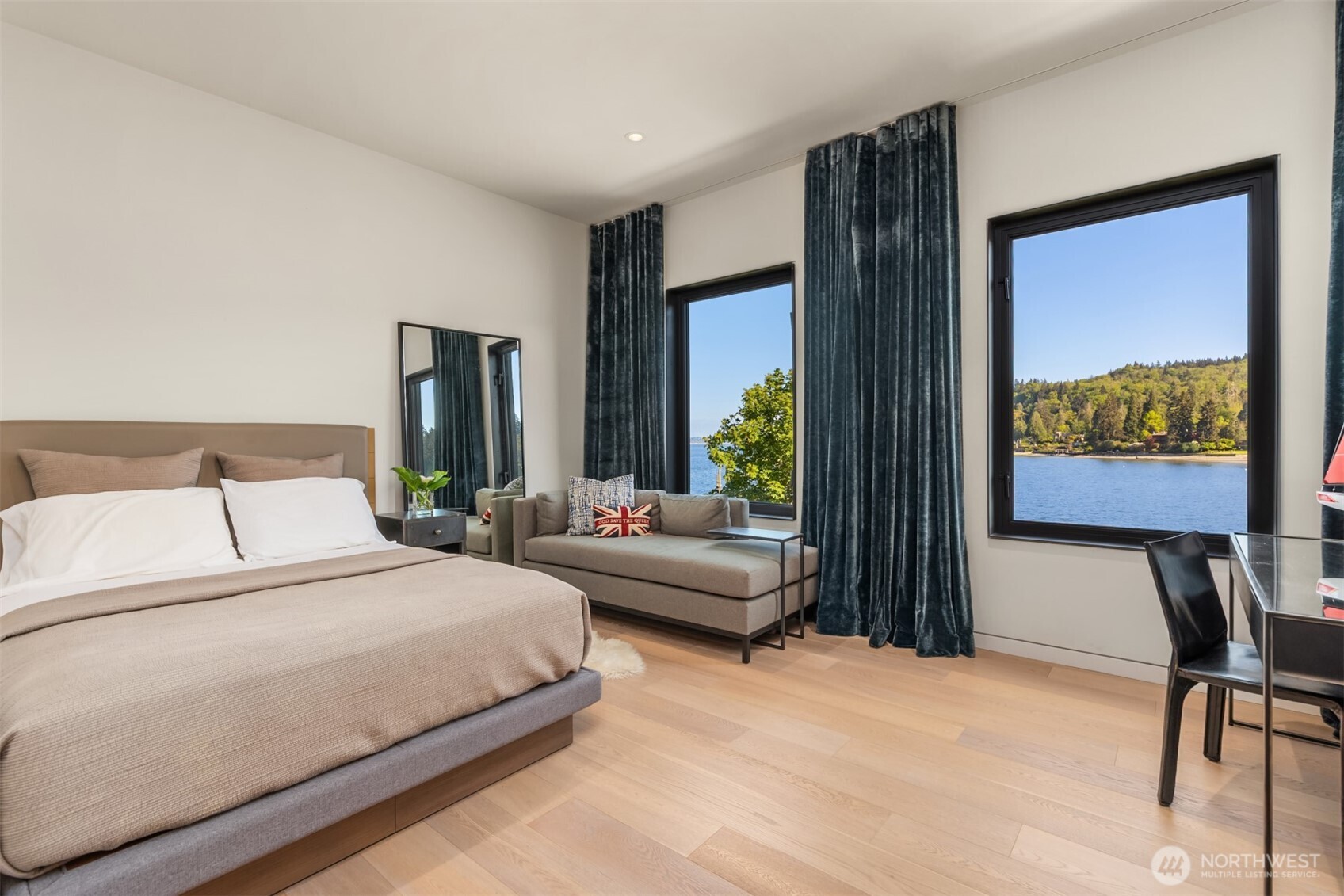 10555 NE Seaborn Road , Bainbridge Island, WA 98110