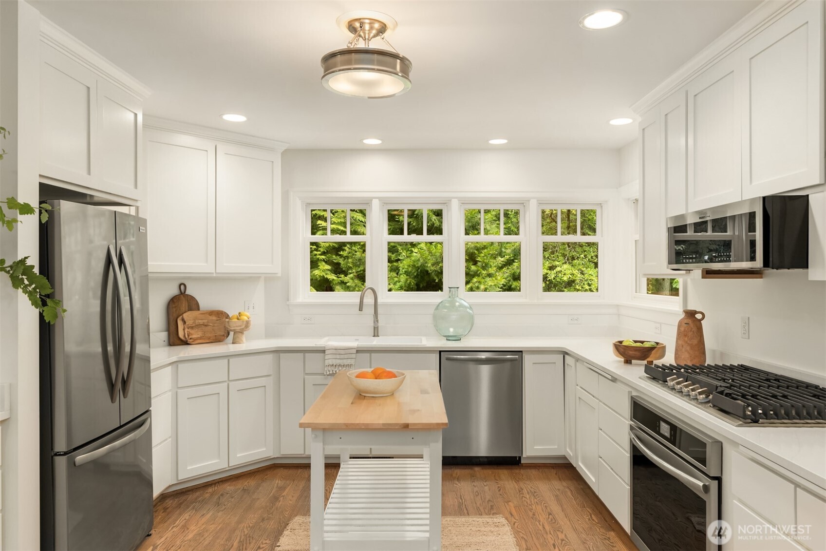 14864 Sivertson Road NE, Bainbridge Island, WA 98110