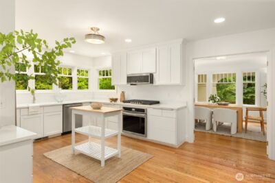 14864 Sivertson Road NE, Bainbridge Island, WA 98110 - Photo 17