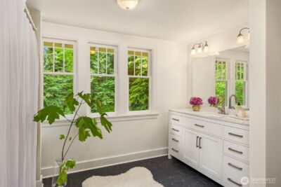 14864 Sivertson Road NE, Bainbridge Island, WA 98110 - Photo 21