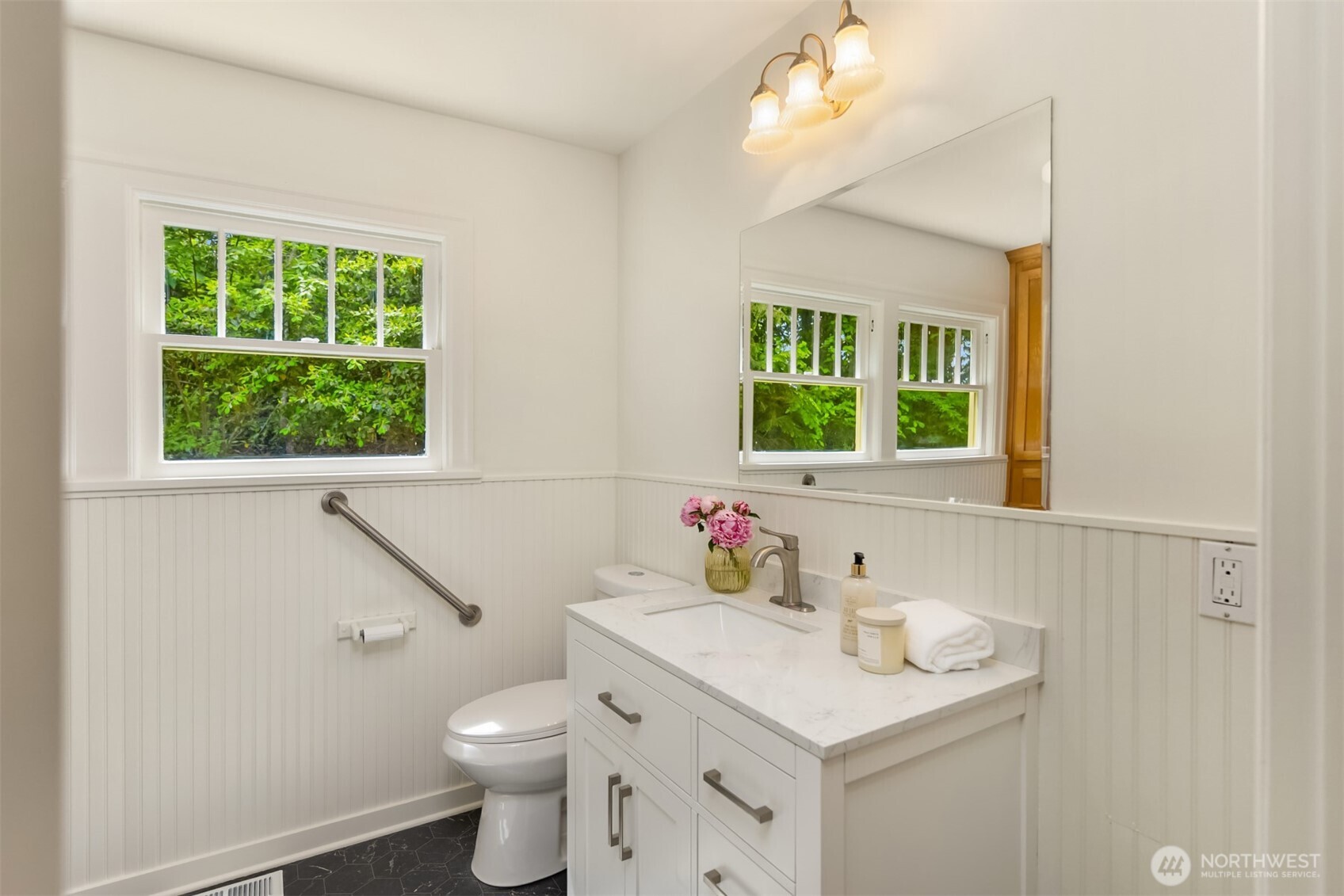 14864 Sivertson Road NE, Bainbridge Island, WA 98110