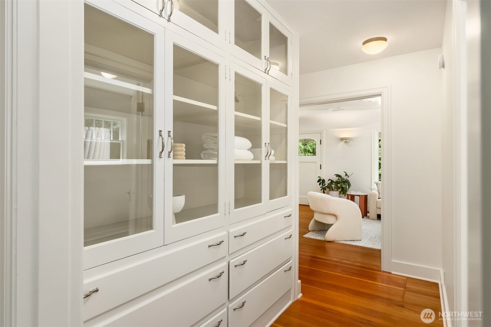 14864 Sivertson Road NE, Bainbridge Island, WA 98110