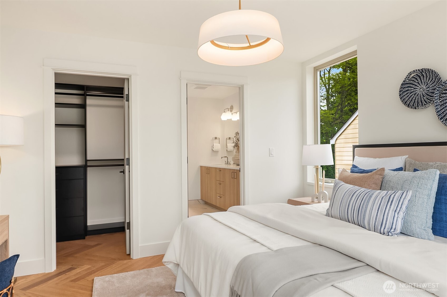 6913 30th Avenue NW, Seattle, WA 98117