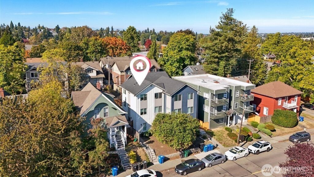 5255 Brooklyn Avenue NE, Seattle, WA 98015
