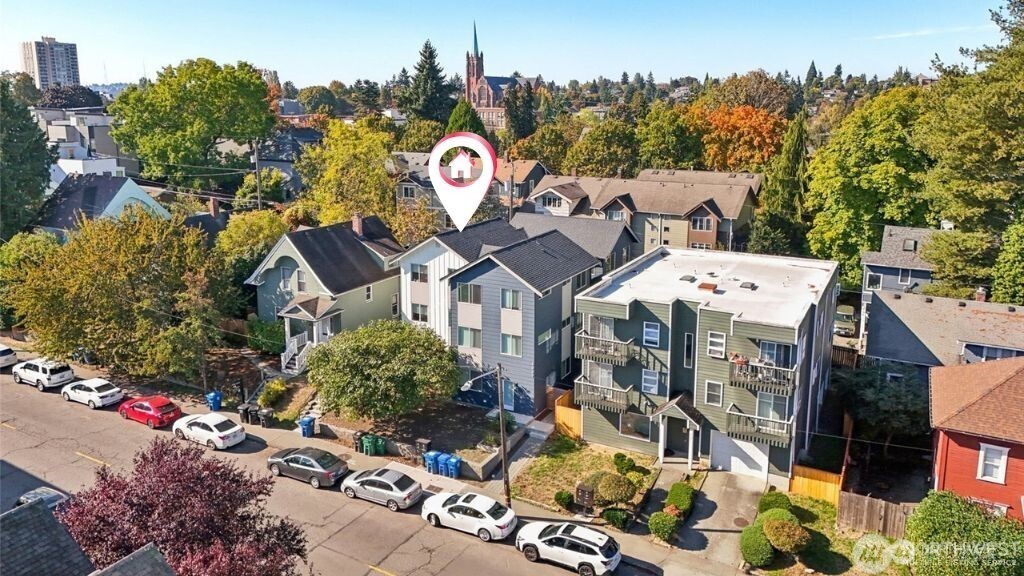 5255 Brooklyn Avenue NE, Seattle, WA 98015