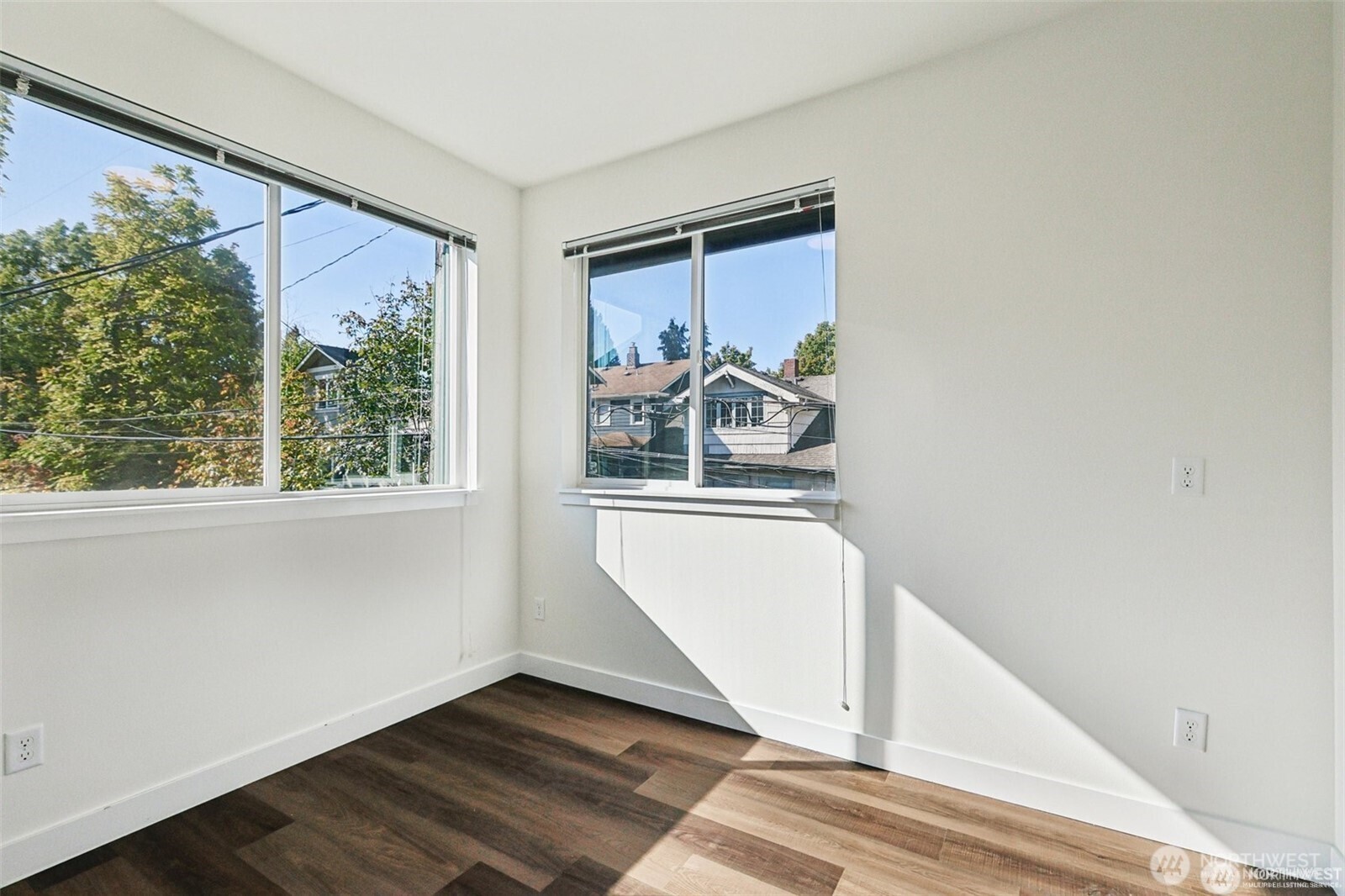5255 Brooklyn Avenue NE, Seattle, WA 98015