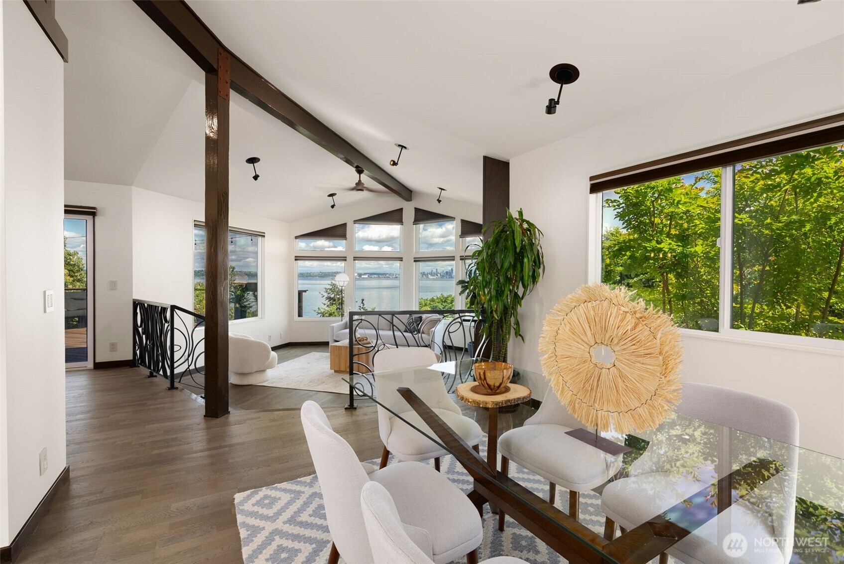10847 Bill Point Bluff NE, Bainbridge Island, WA 98110