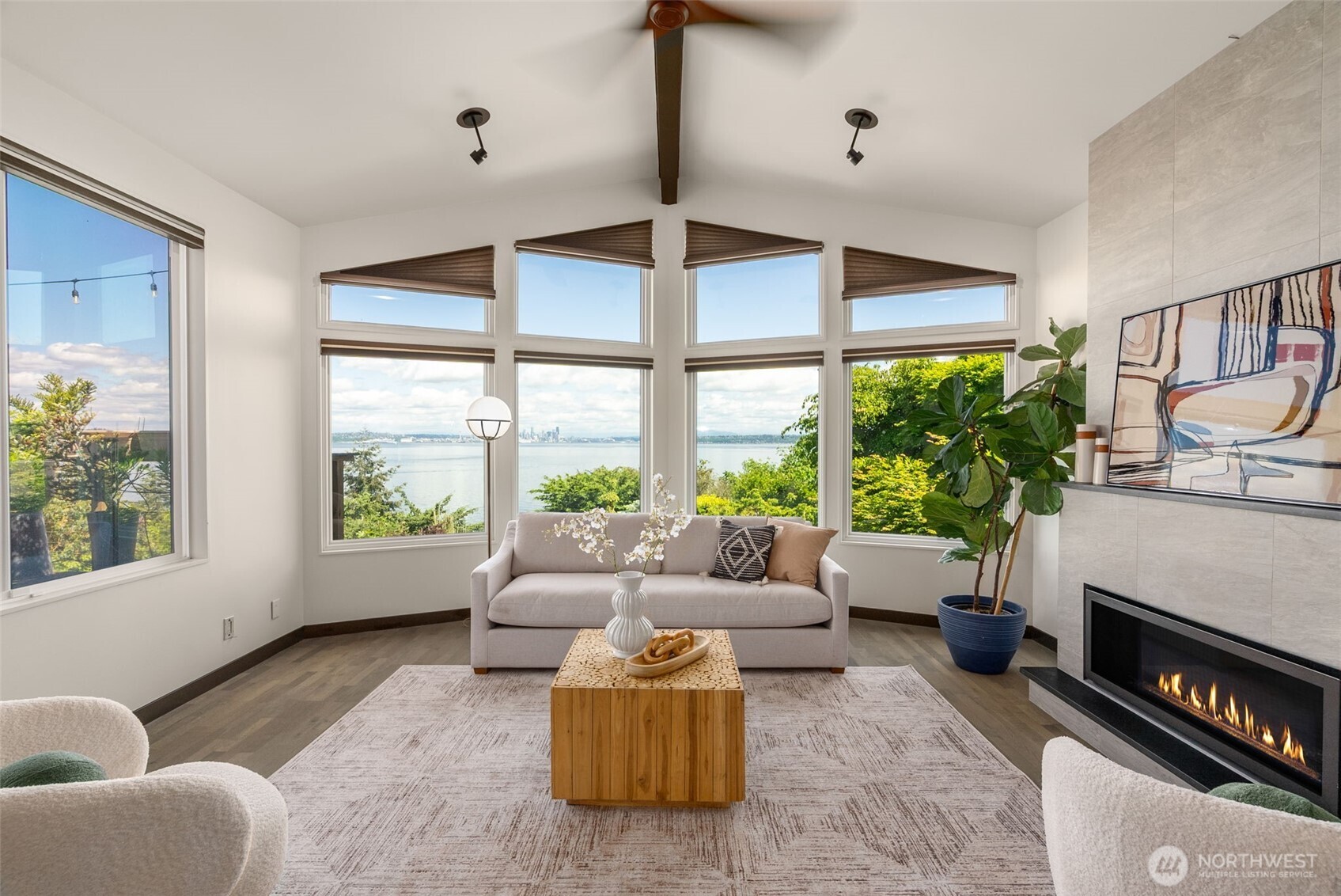 10847 Bill Point Bluff NE, Bainbridge Island, WA 98110