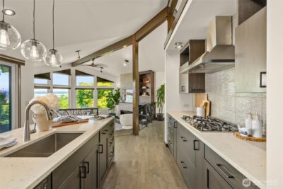10847 Bill Point Bluff NE, Bainbridge Island, WA 98110 - Photo 19