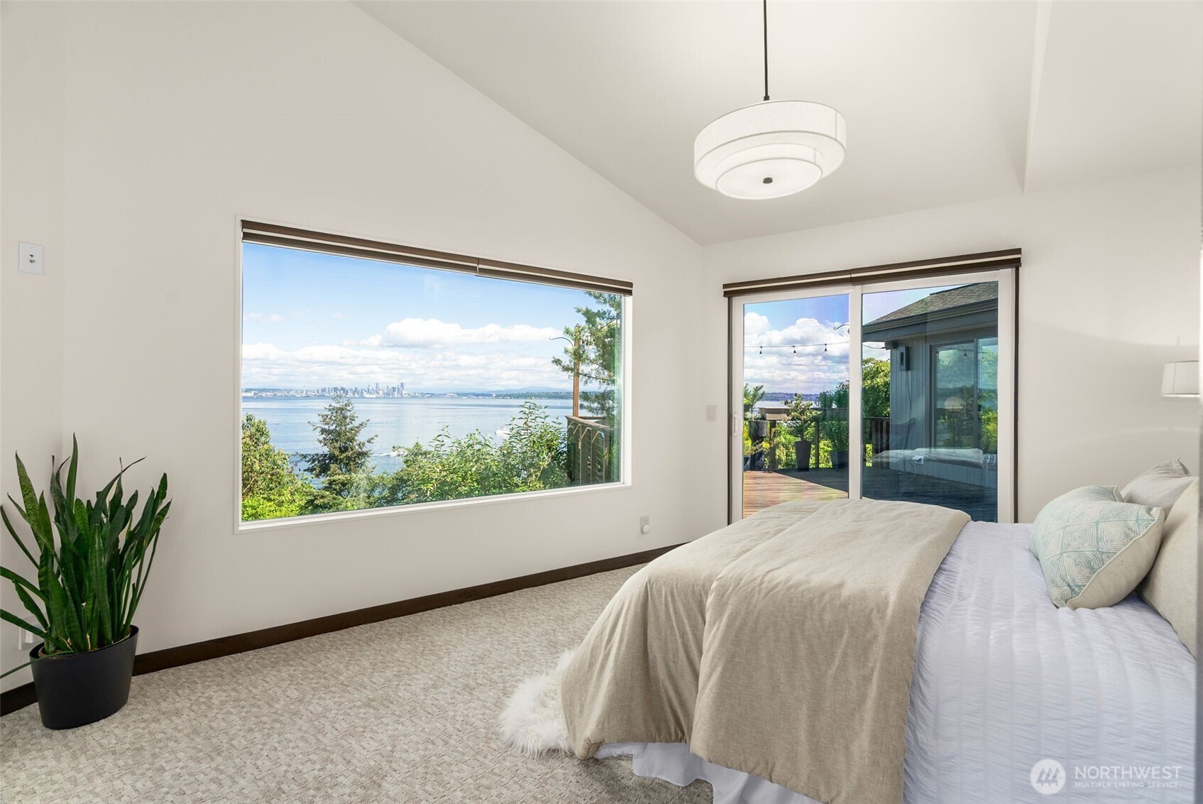 10847 Bill Point Bluff NE, Bainbridge Island, WA 98110