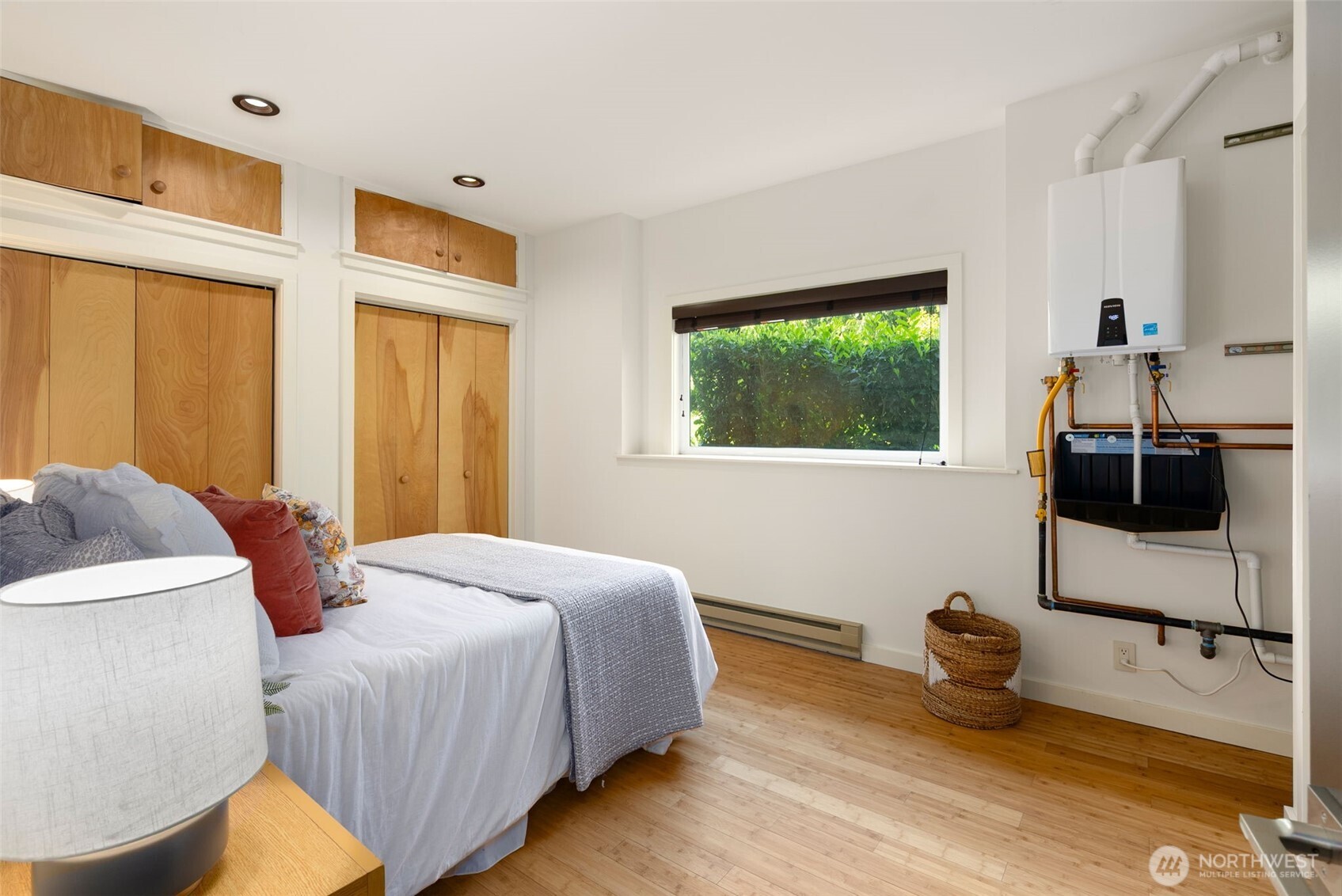 10847 Bill Point Bluff NE, Bainbridge Island, WA 98110