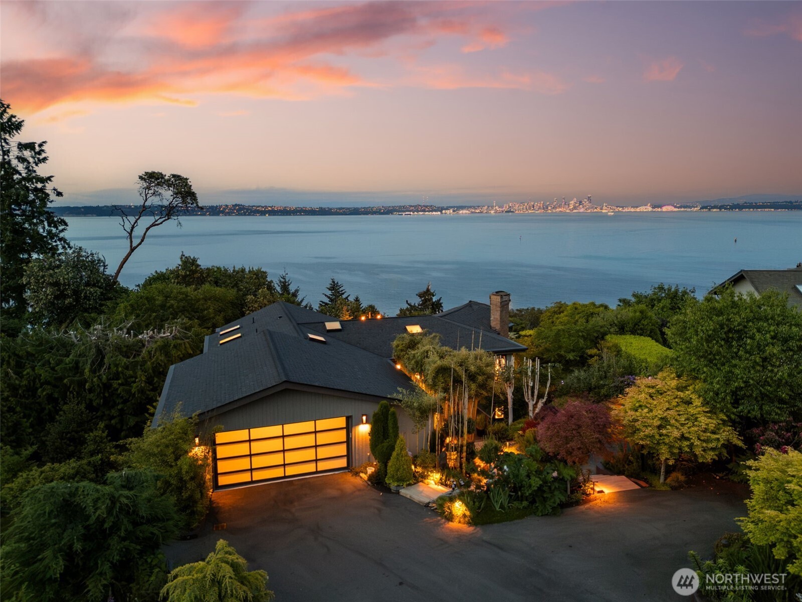 10847 Bill Point Bluff NE, Bainbridge Island, WA 98110