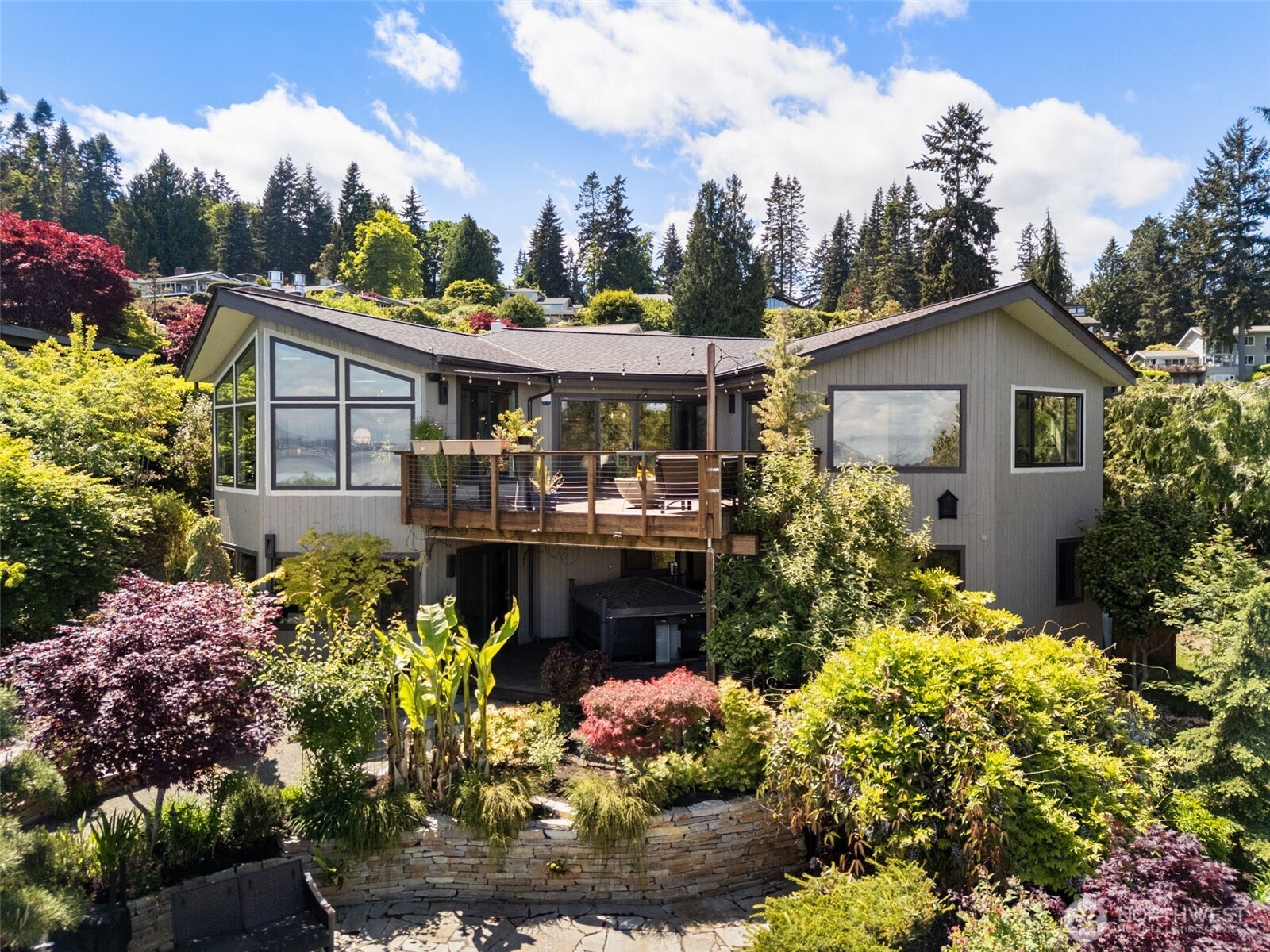 10847 Bill Point Bluff NE, Bainbridge Island, WA 98110
