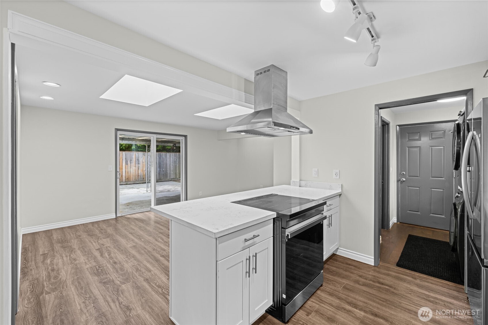 2157 N 122nd Street , Seattle, WA 98133
