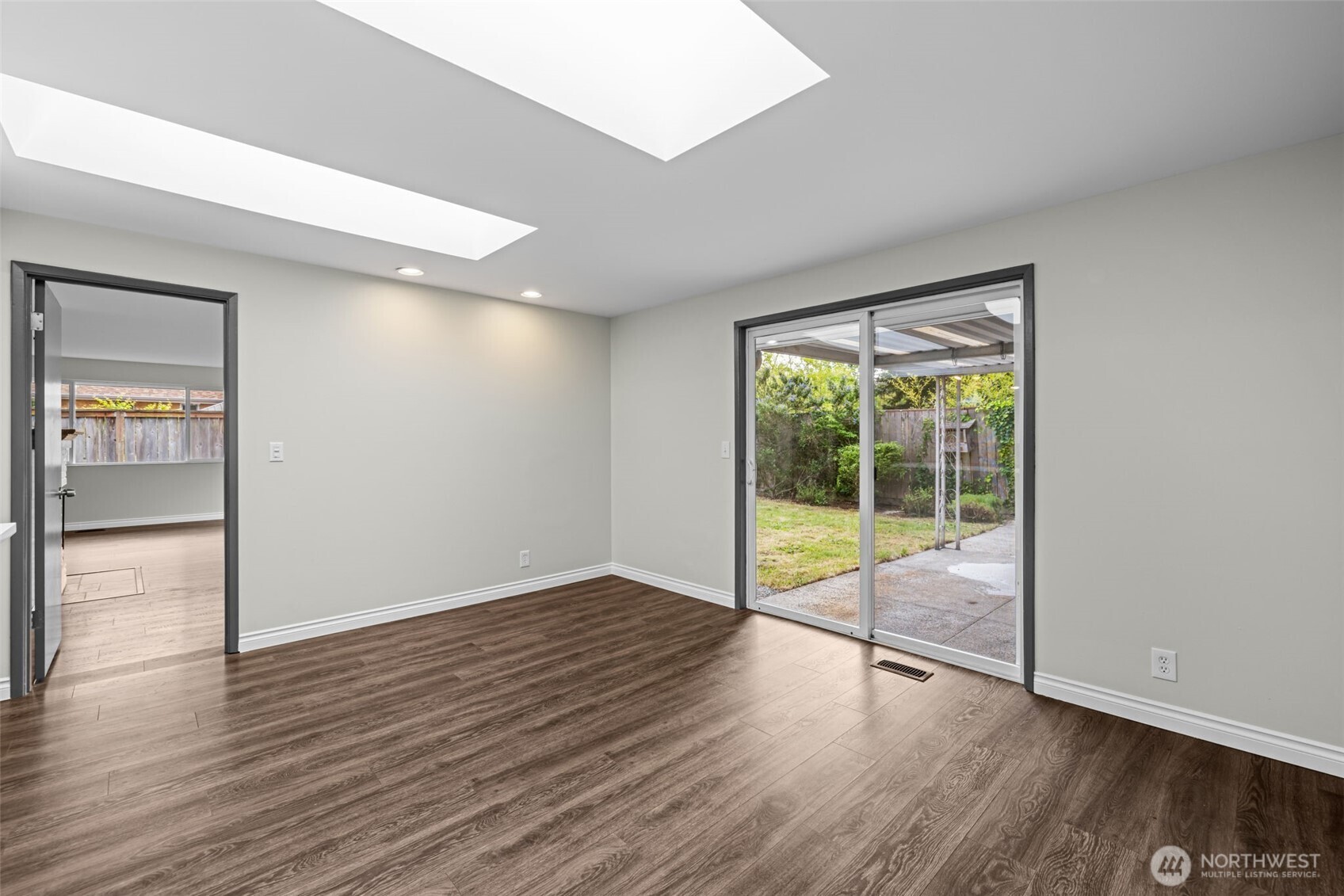 2157 N 122nd Street , Seattle, WA 98133