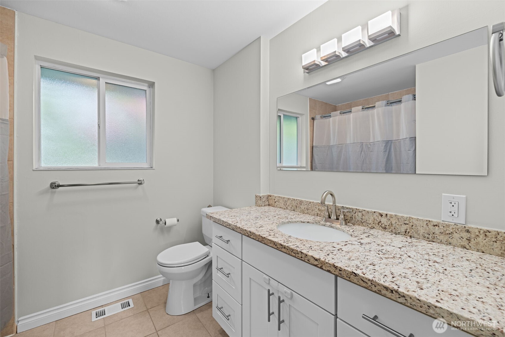 2157 N 122nd Street , Seattle, WA 98133