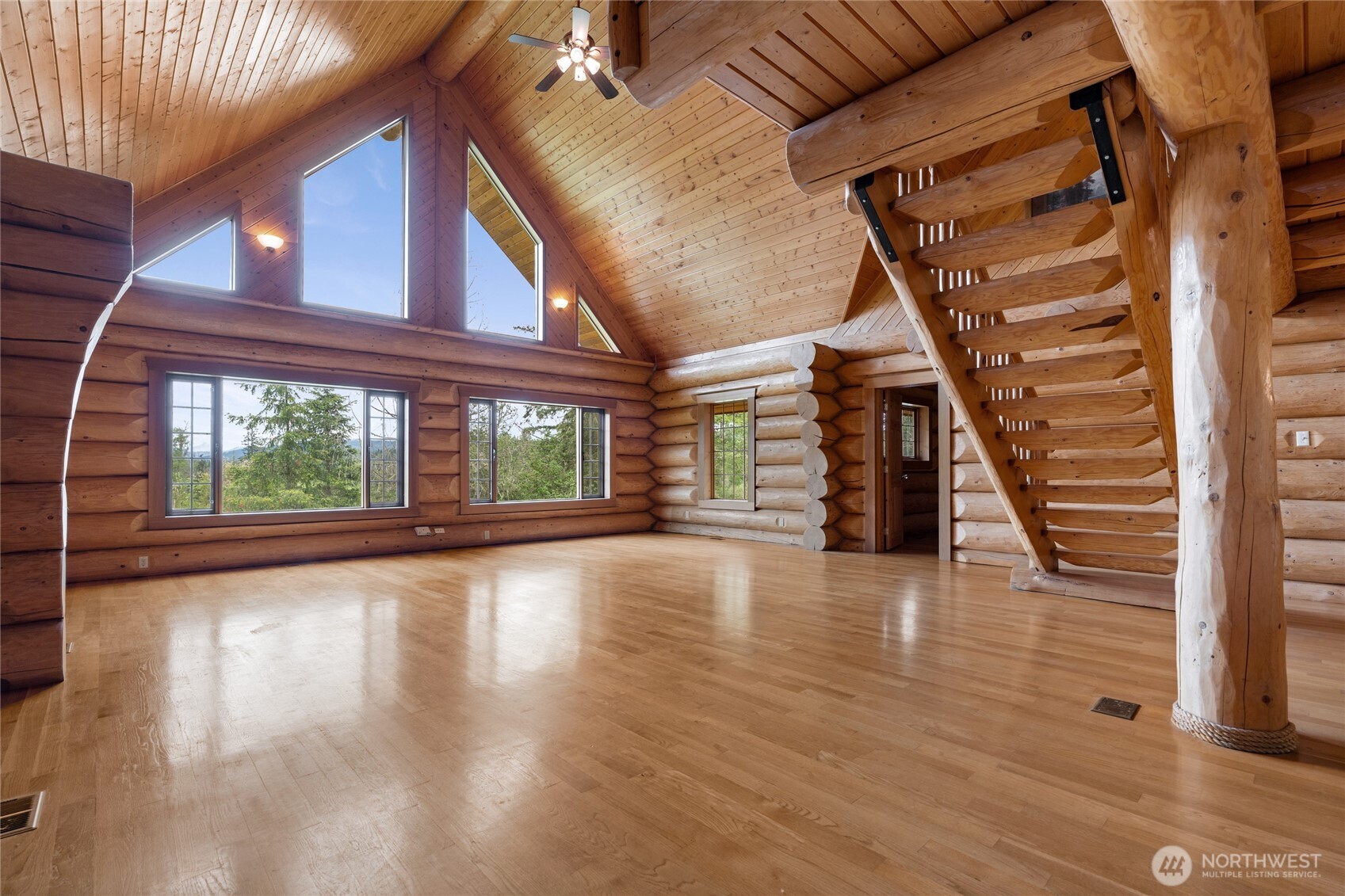 42323 22nd Avenue E, Eatonville, WA 98328