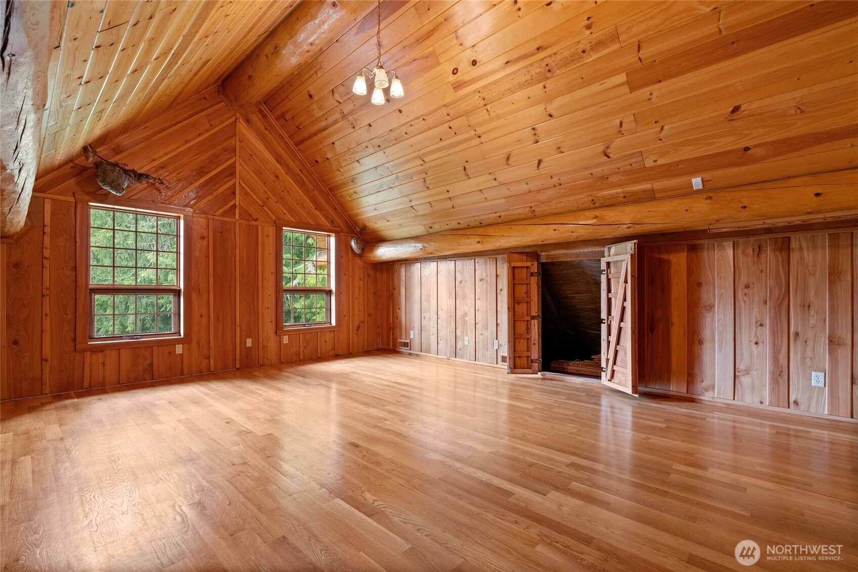 42323 22nd Avenue E, Eatonville, WA 98328