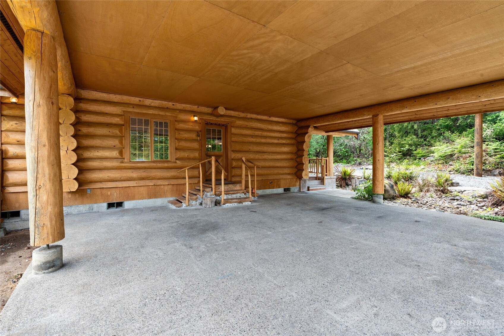 42323 22nd Avenue E, Eatonville, WA 98328